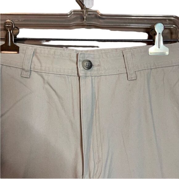 NWT! Eddie Bauer beige flat front chino short - Picture 2 of 10